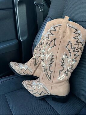 Women’s Tan Embroidered Western Heeled Boots-Size 10